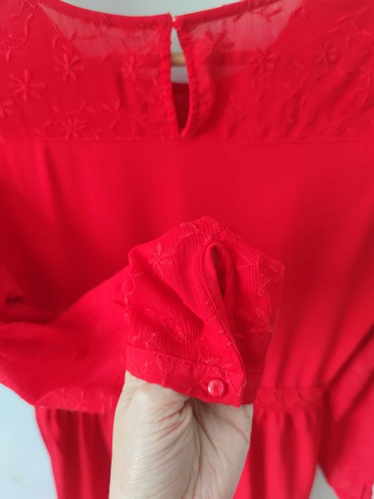 Czerwona sukienka midi koktajlowa falbany koronka H&M M