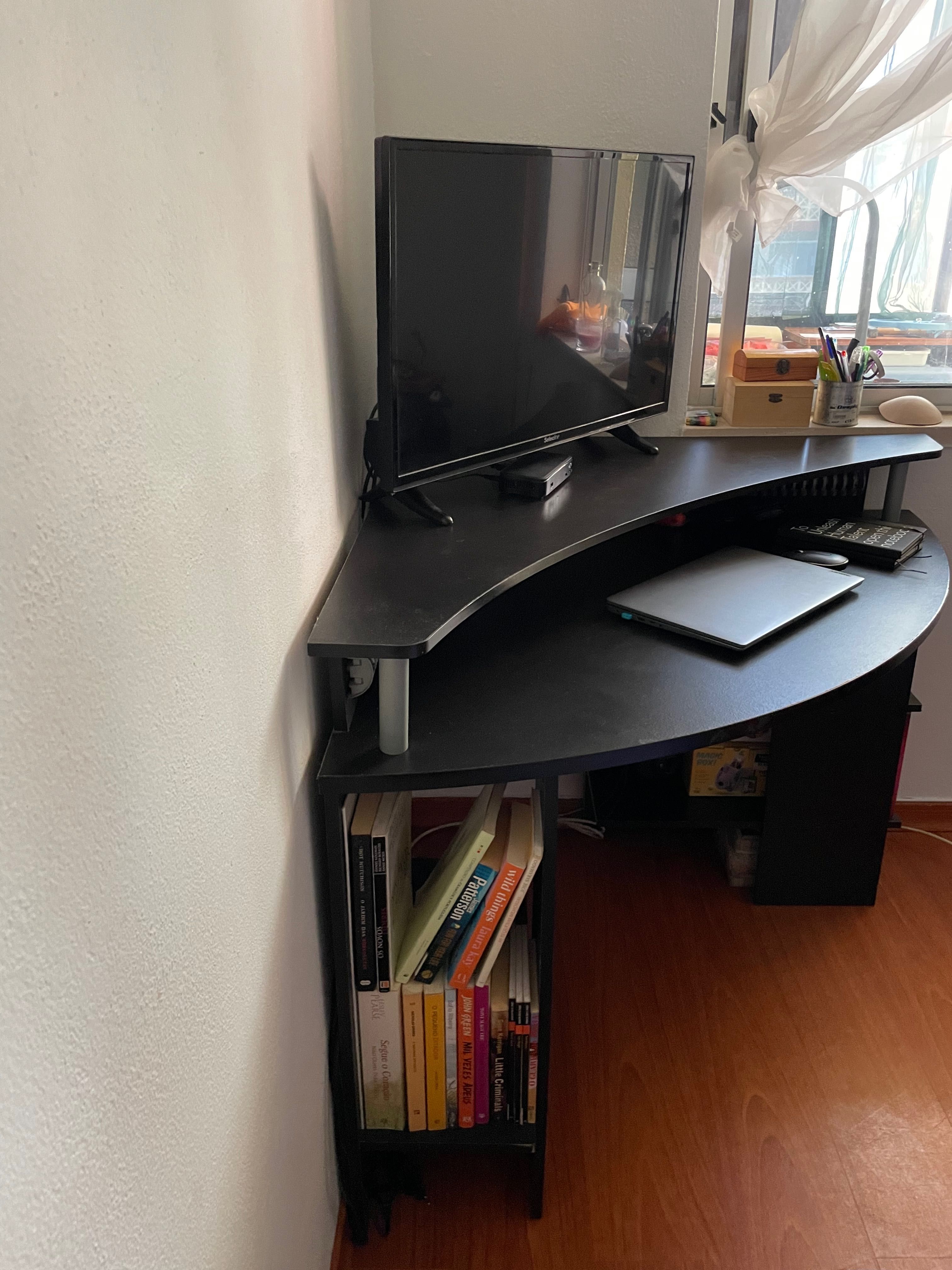 Secretaria preta