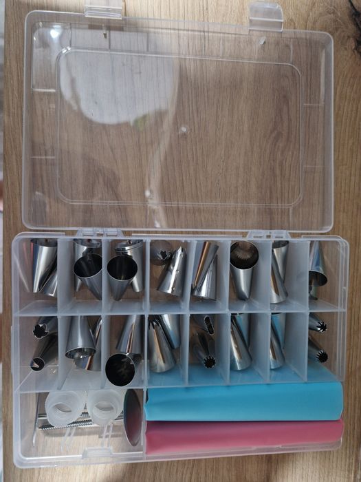 Caixa de pastelaria.  Nova