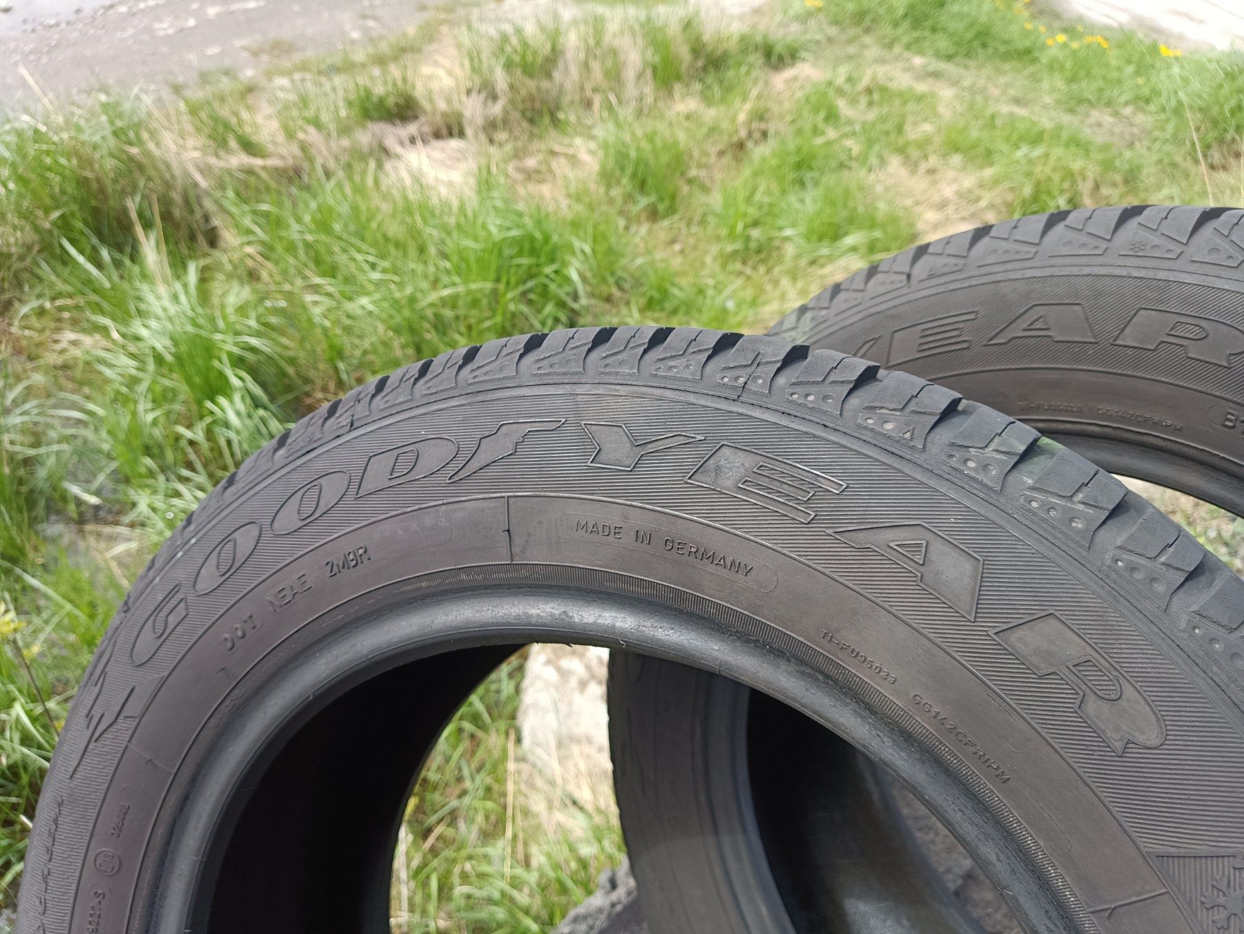 Всесезонні шини GOODYEAR 195/65 R15 резина Р15