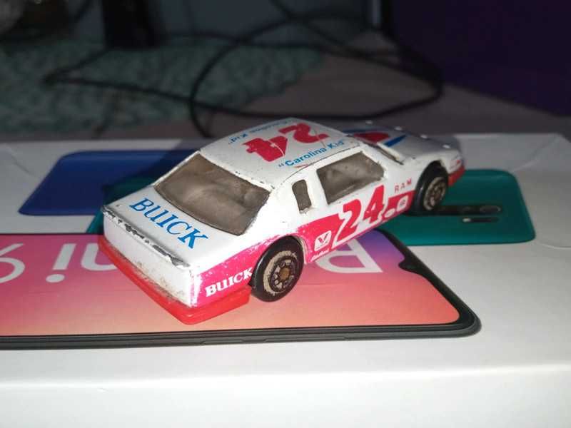 Buick Lesarre maisto nie hot wheels
