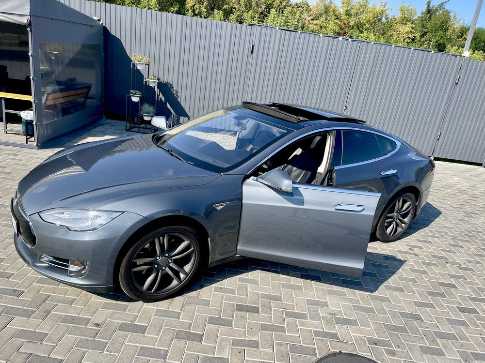 Продам автомобіль Tesla Model S 85 ‼️ Електромобіль