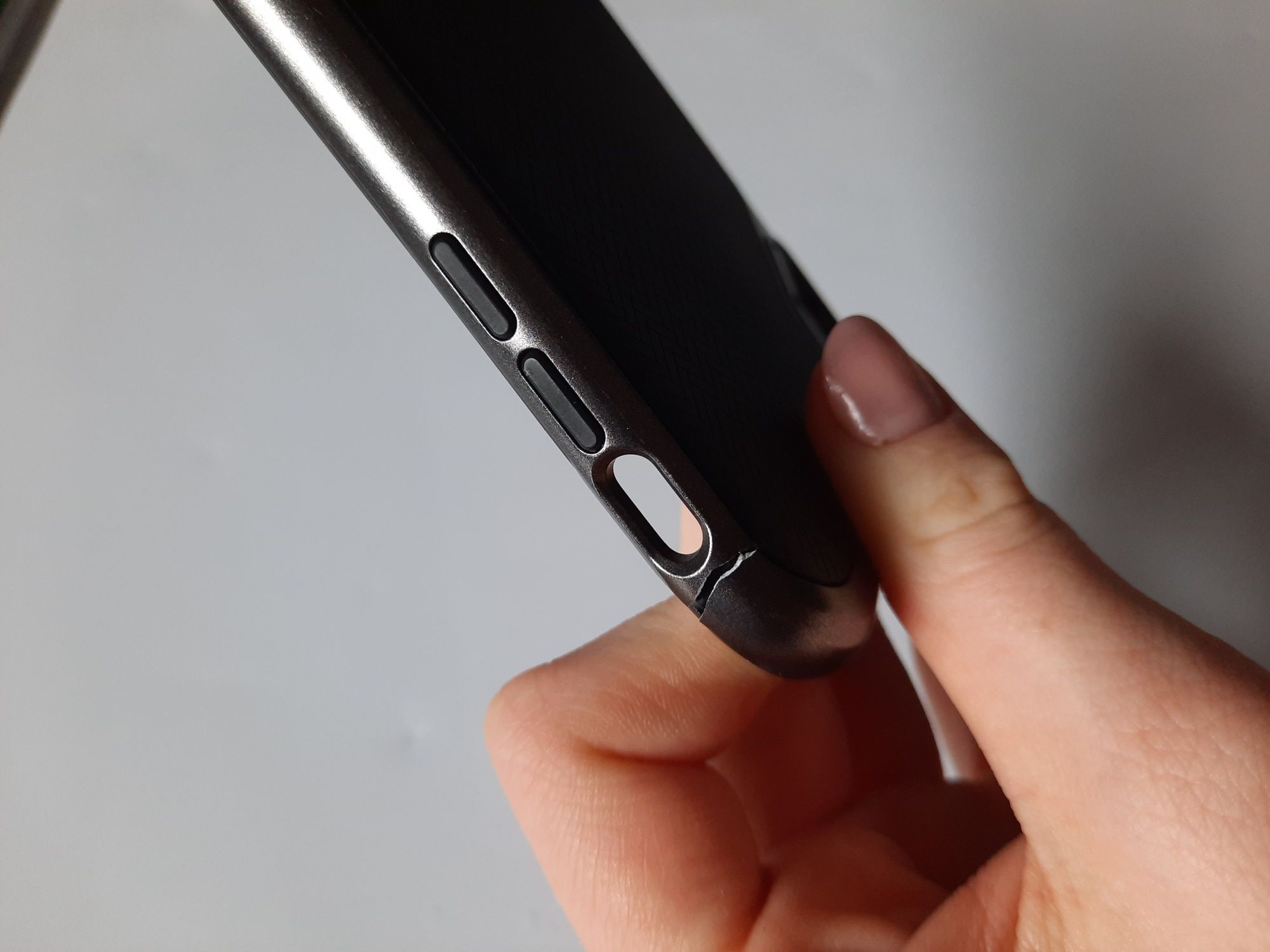 Etui na IPhone xr marka Spigen