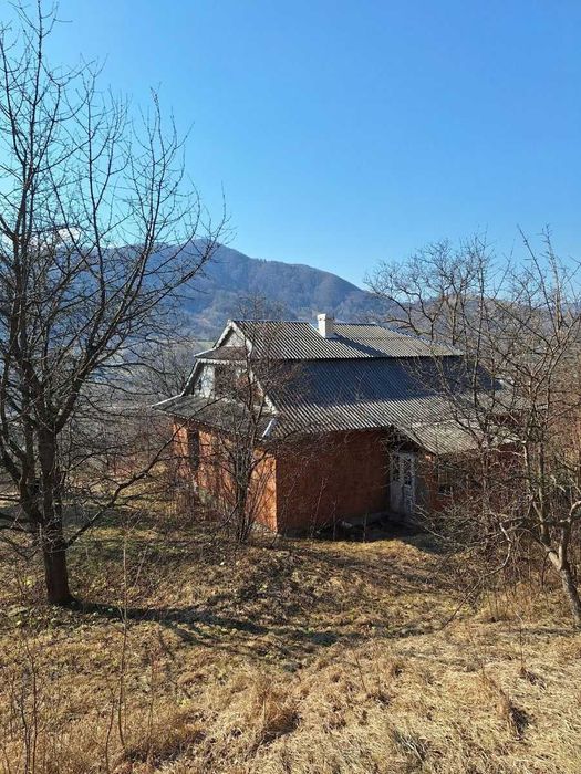 Без % Продаж будинку з ділянкою 0,60 га с. Міжброди, Чернівецька обл.