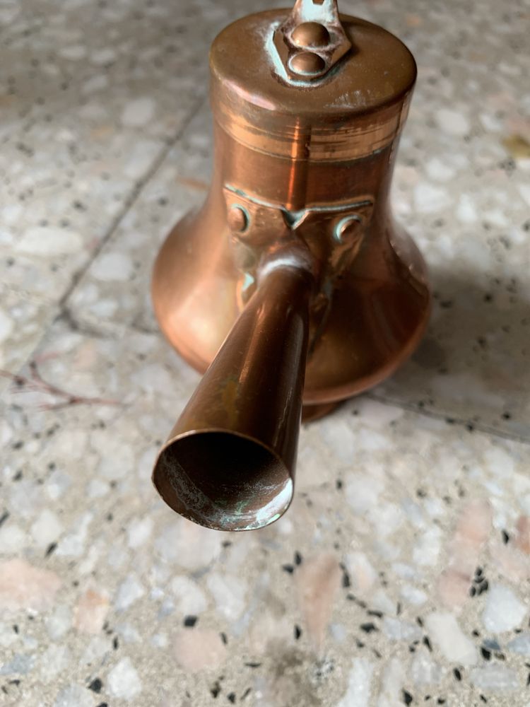 Pote em cobre antigo