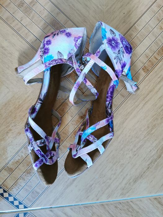 Sapatos Dança 35/36/37 (7,5cm a 8,5 cm de salto)