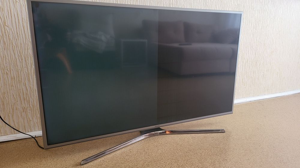 Samsung UE50JS7200U розбита матриця