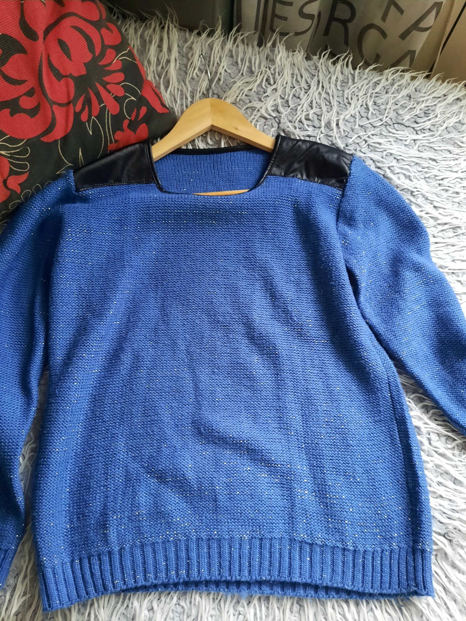 Sweter niebieski roz. S/M