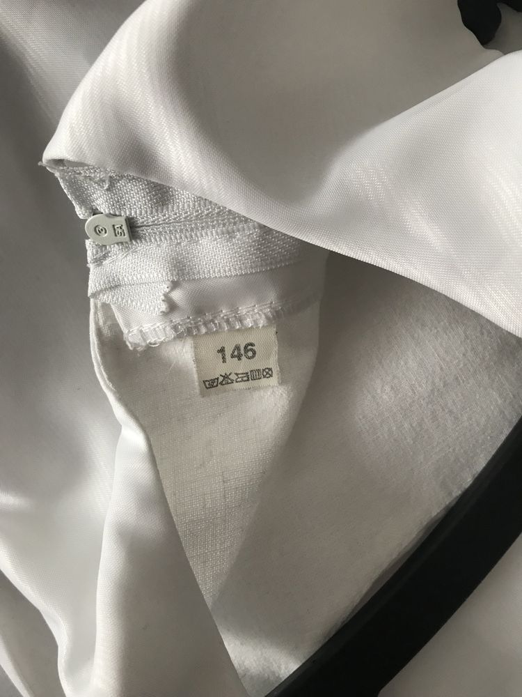 Elegancka biała sukienka z bolerkiem 9-10 lat