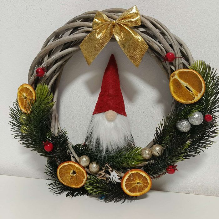 Wianek bożonarodzeniowy na drzwi