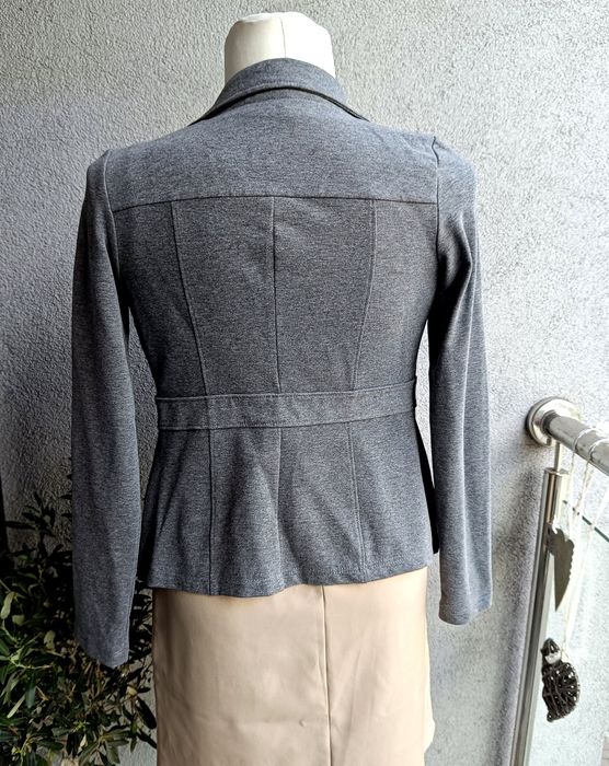 M S biust 46x2 Esprit żakiet dresowy przypinki na klapie kolnierza