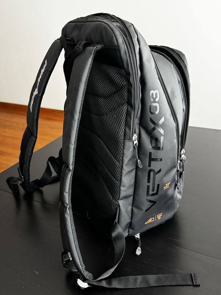 Mochila Padel Bullpadel Vertex 03 Air React Channel