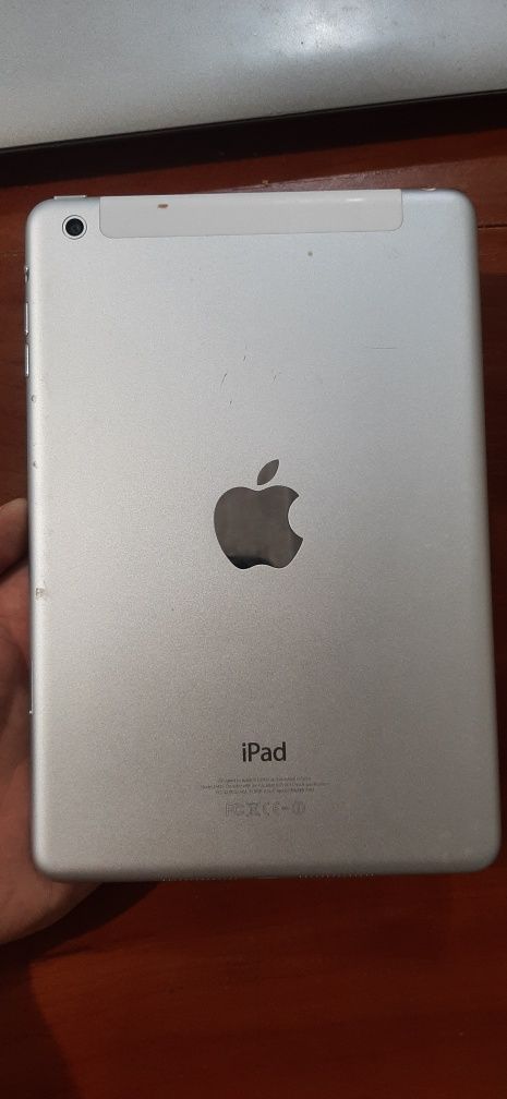 Планшет iPad mini1