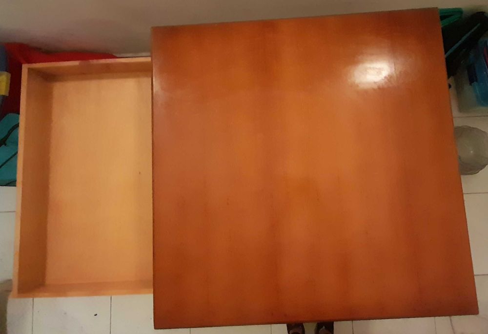 Mesa madeira com gaveta