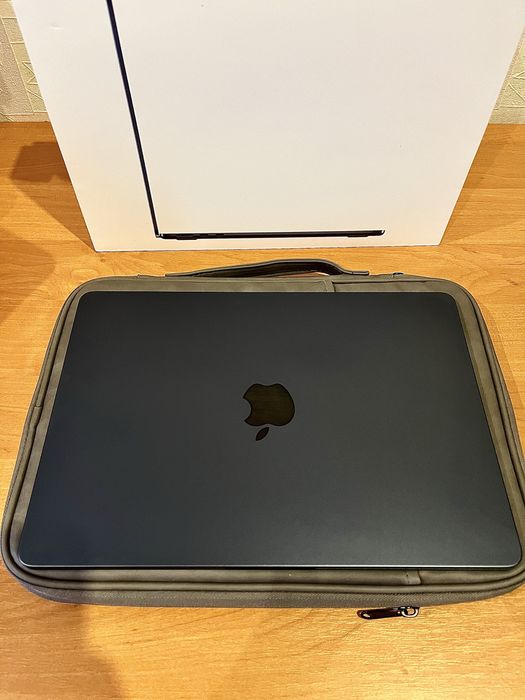 Ноутбук MacBook Air M2 ( 2022 ) 256/8