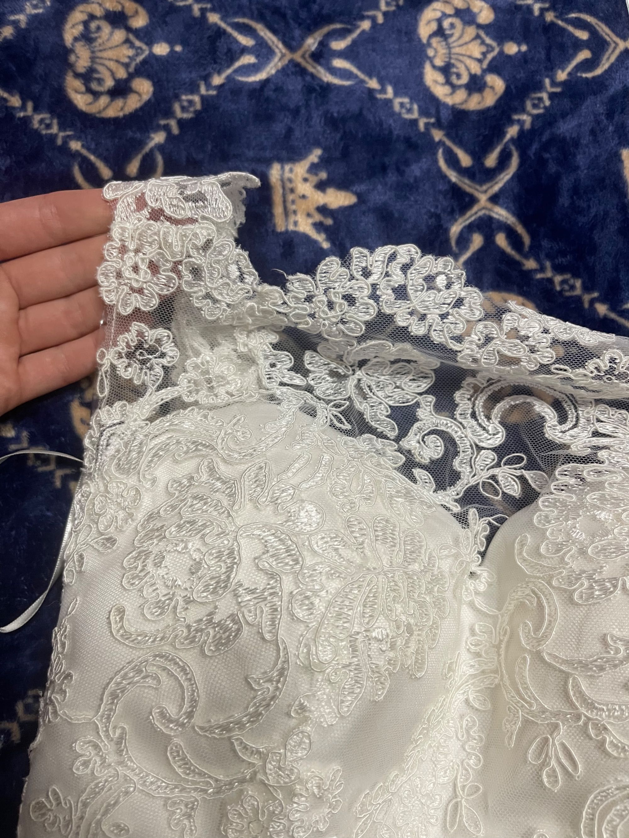 Продам белое короткое платье