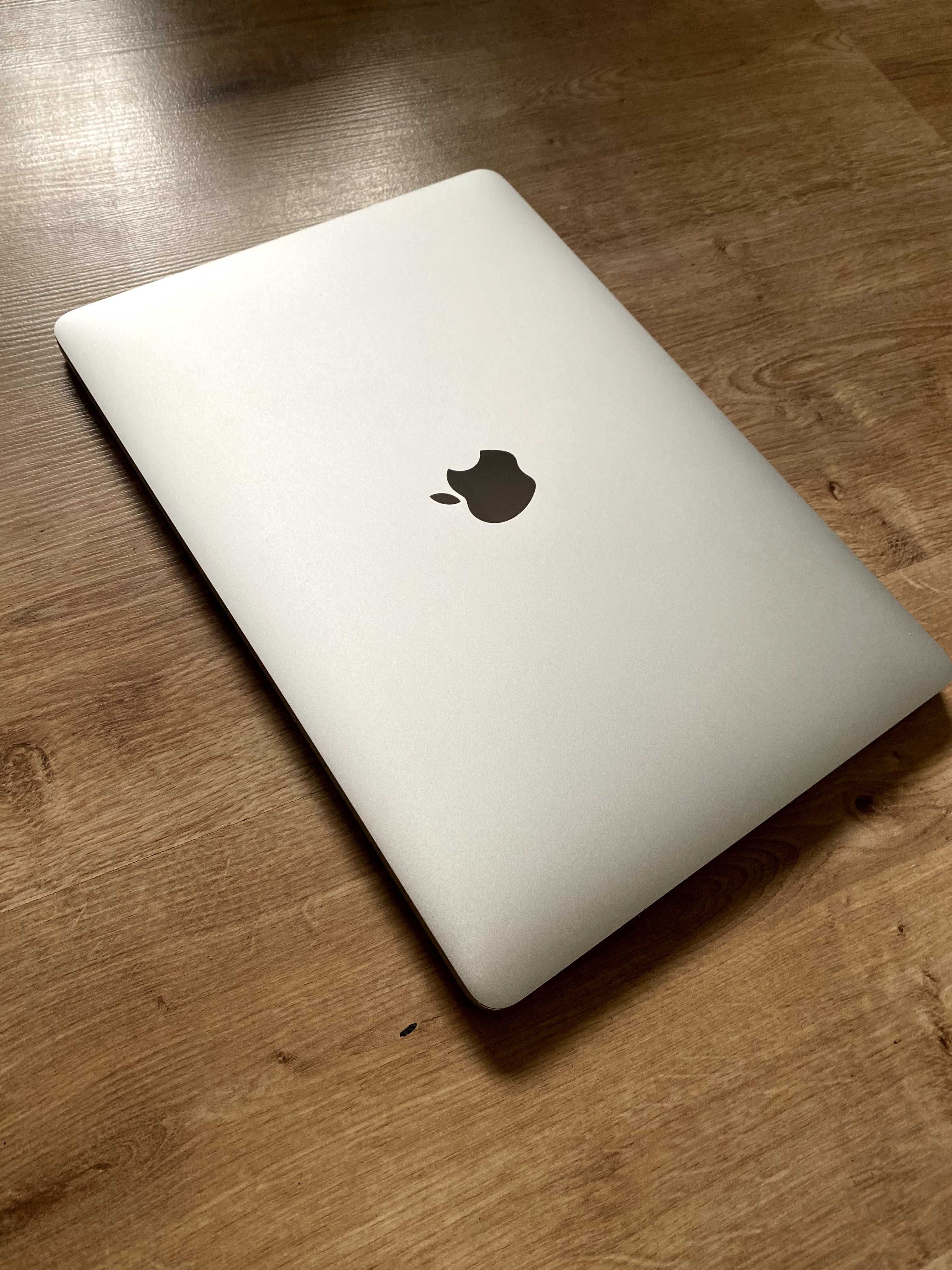 Macbook Pro 13,3"