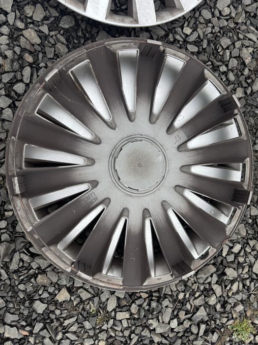 Комплект ковпаків r17 в гарному стані