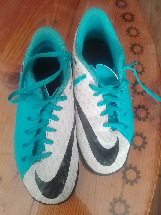 Кросівки для футболу,бутси. Розмір 35.5