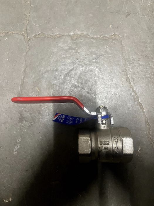 Zawór kulowy woda 1 cal 80 szt