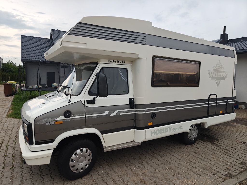 Kamper Fiat Ducato 2.5d zabidowa Hobby 550 AK 8 osób