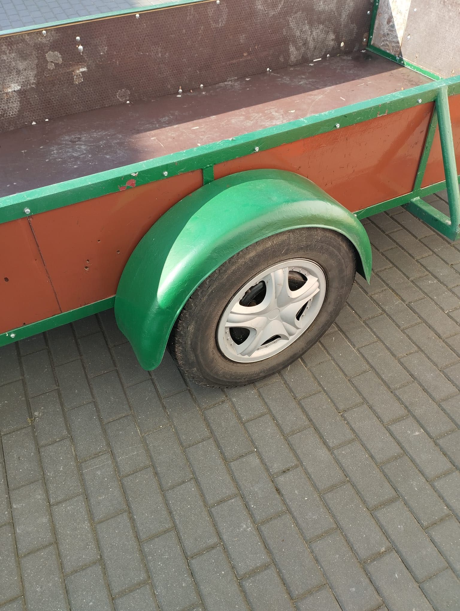 Przyczepa samochodowa solidna odnowiona