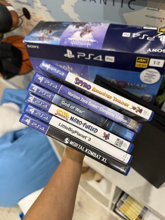 Sony PlayStation Pro 4 1T + ігри + 2 джойстики стан ідеальний