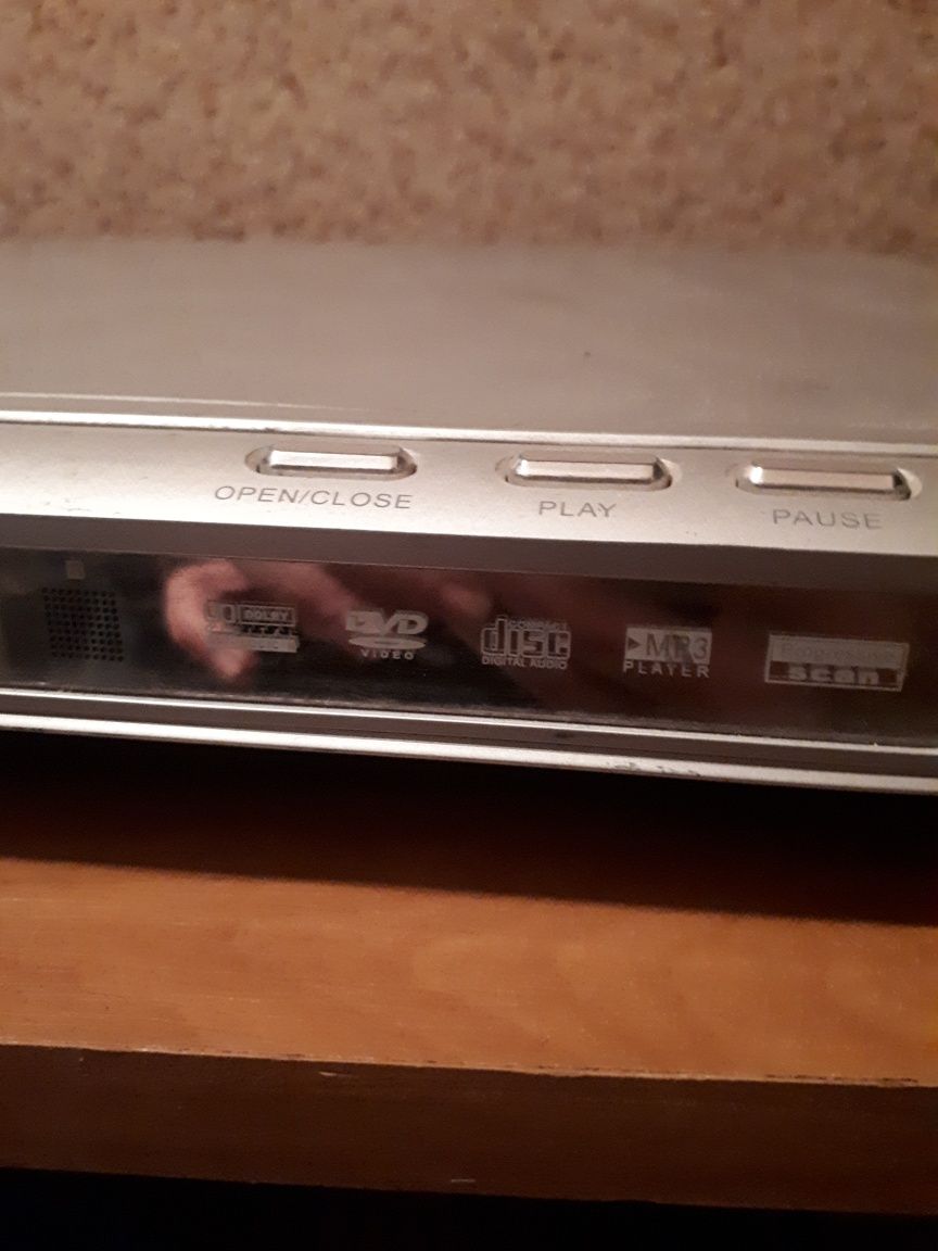 Продам робочий DVD player