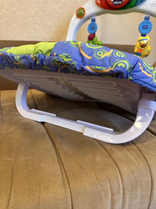 Розвиваючий килимок- крісло Chicco від 0 - 9 міс. б/у