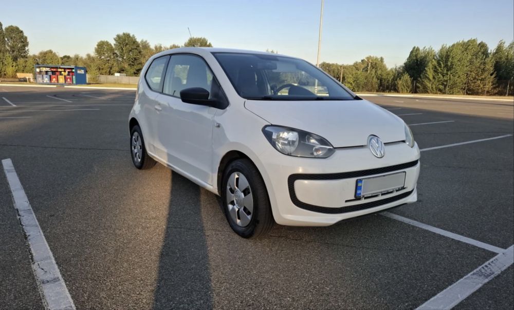 Volkswagen UP! 2013 року бензин