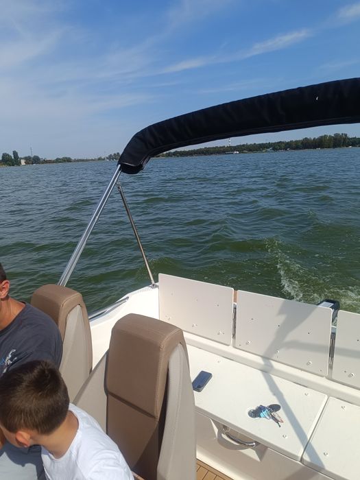 Wypożyczalnia łodzi Quiksilver