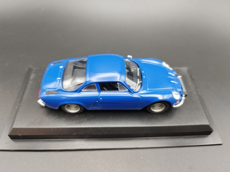 1:43 AmerCom 1969 Renault Alpine A110 model
