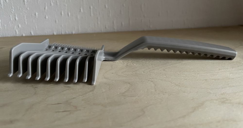 Гребінець для стрижки волосся