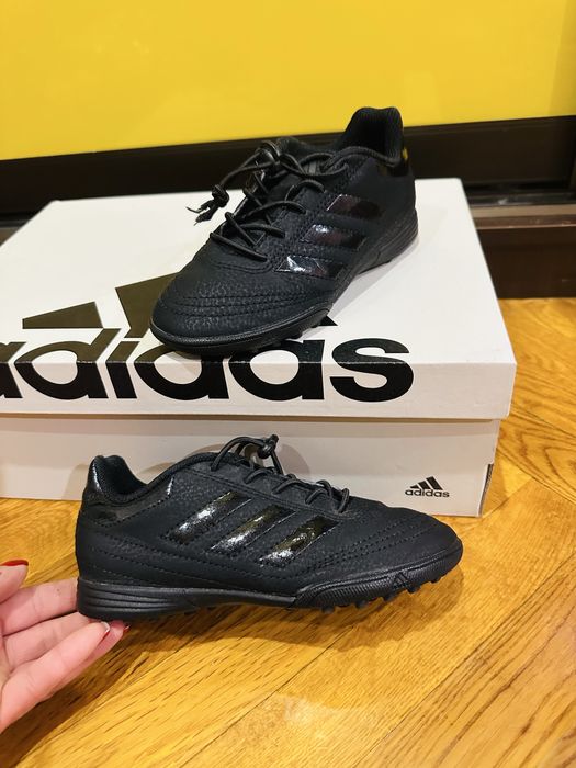 Кросівки сороконіжки Adidas на резинках розмір 30,5