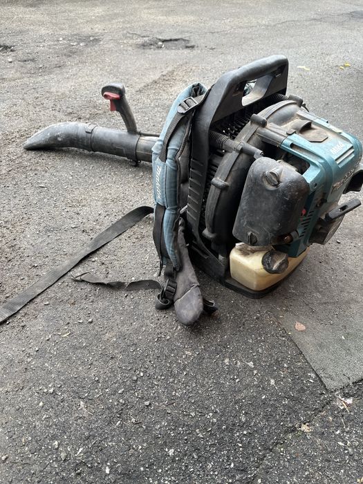 Бензиновая воздуходувка Makita EB5300TH