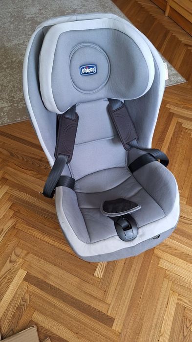 Автокрісло Chicco Go One. Група 1 (9-18 кг)
