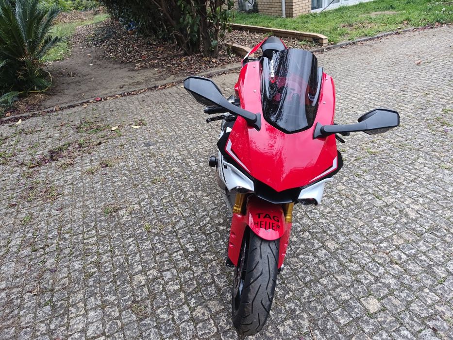 Yamaha yzf R1  2015