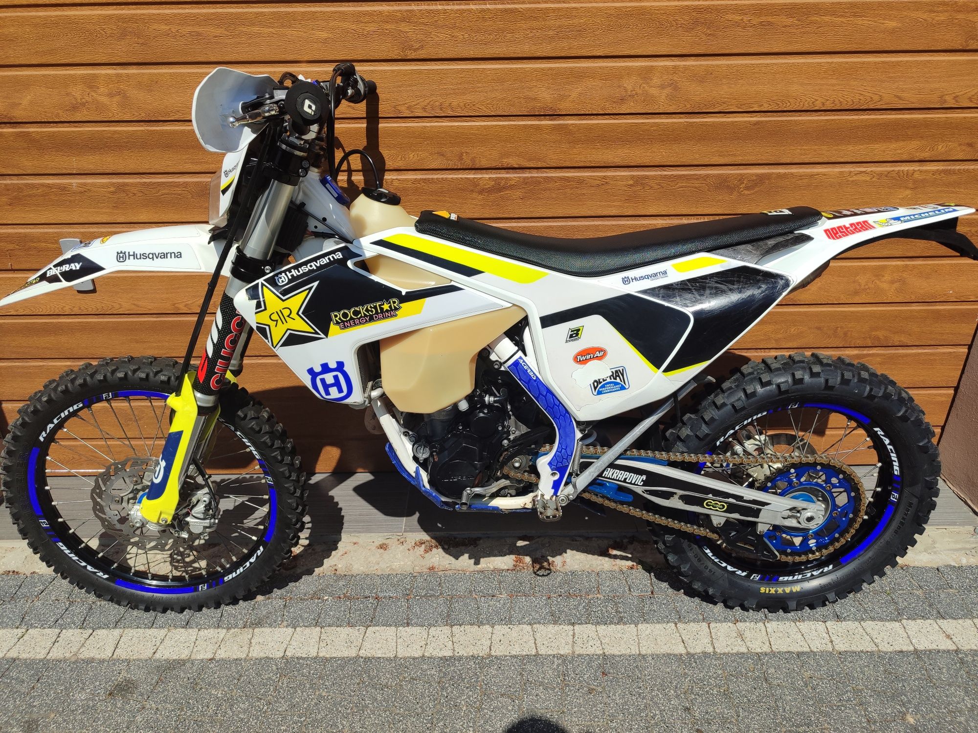 Husqvarna FE 350 AKRAPOVIC RATY nie KTM exc 450