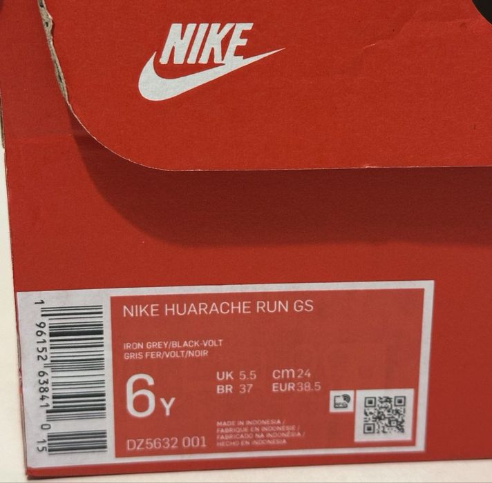 Кросівки Nike Huarache Run GS Розмір: EUR 38.5