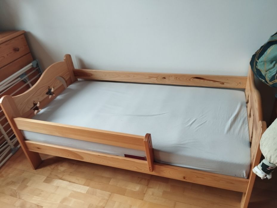 Drewniane łóżeczko dziecięce