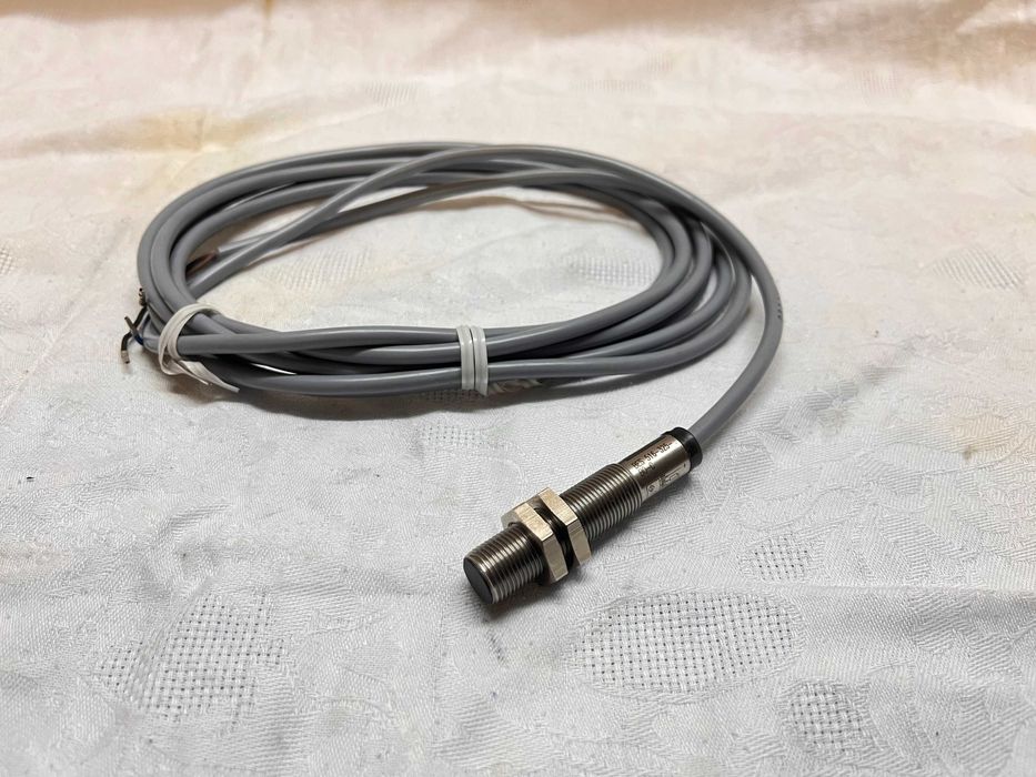 Czujnik indukcyjny / zbliżeniowy do rozdzielaczy central smarowania