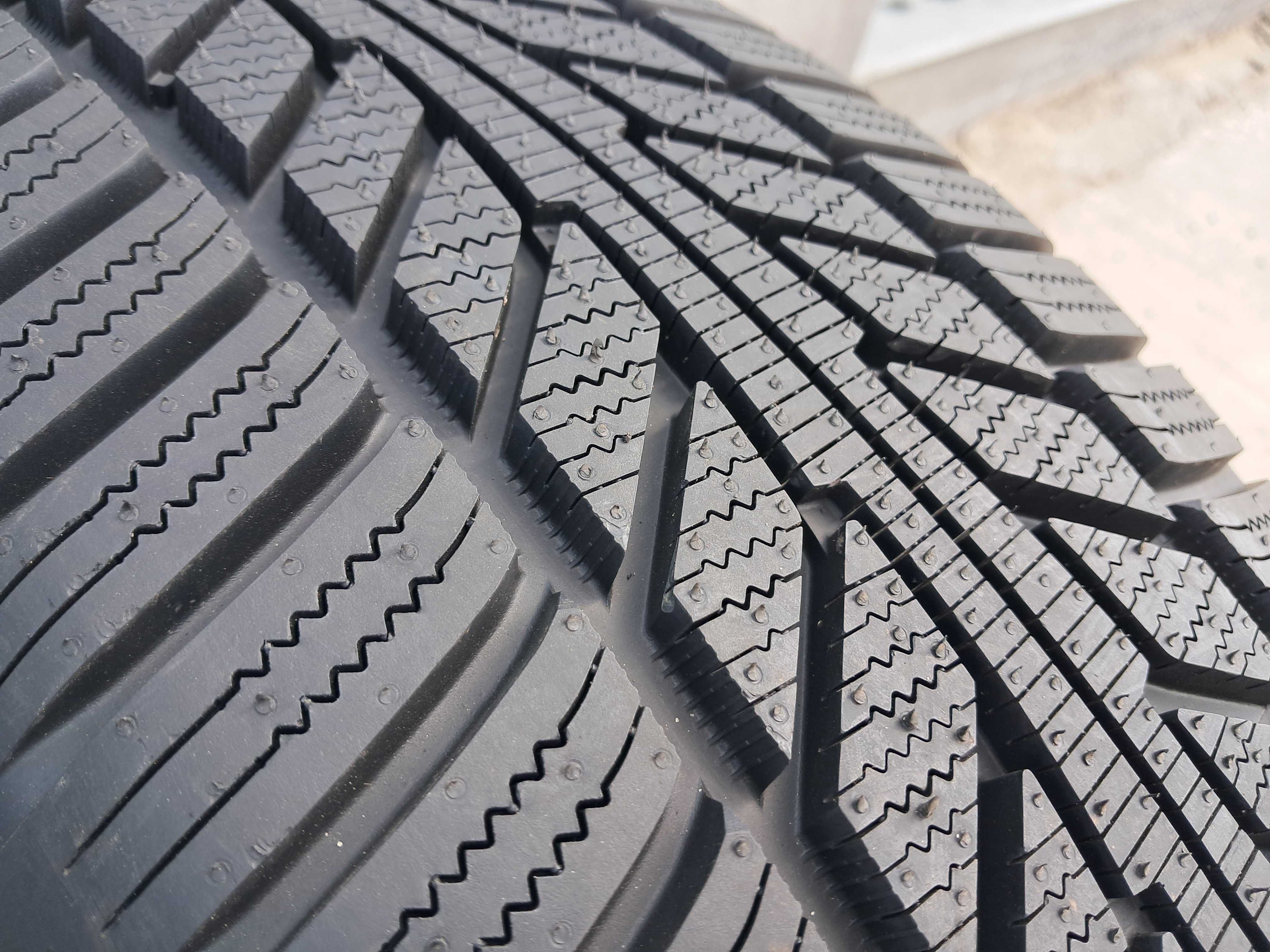 Резина зимова, НОВА, 235/55 R20 Hankook ION I'Cept SUV EV