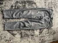 Szare spodnie dżinsy