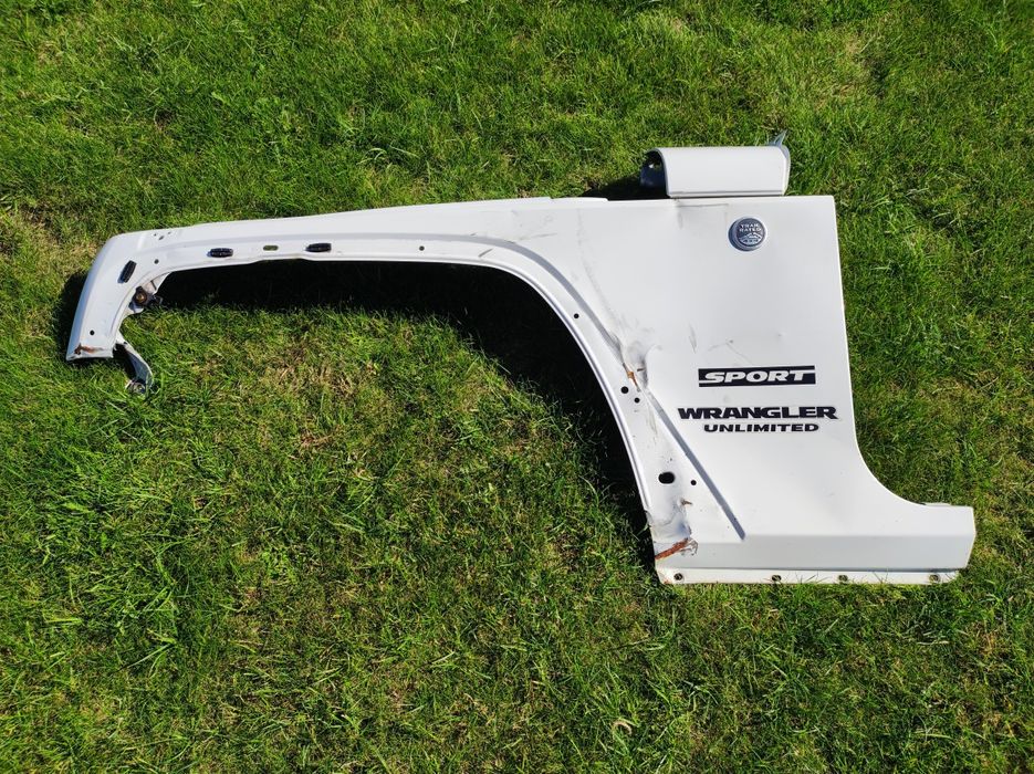 błotnik przedni lewy Jeep Wrangler JK JKU III 06-18 Unlimited PW7