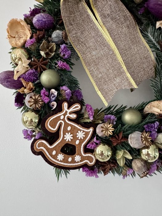 Wianek świąteczny renifer fioletowo-zielony