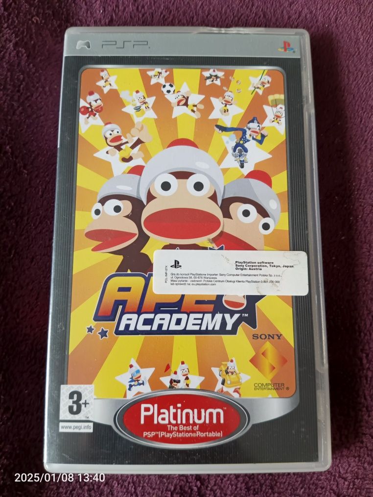 Pudełko od gry Ape Academy na konsolę PSP