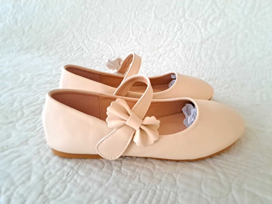 Buty balerinki, dziewczynka 36, 22,5 cm. Ecru.