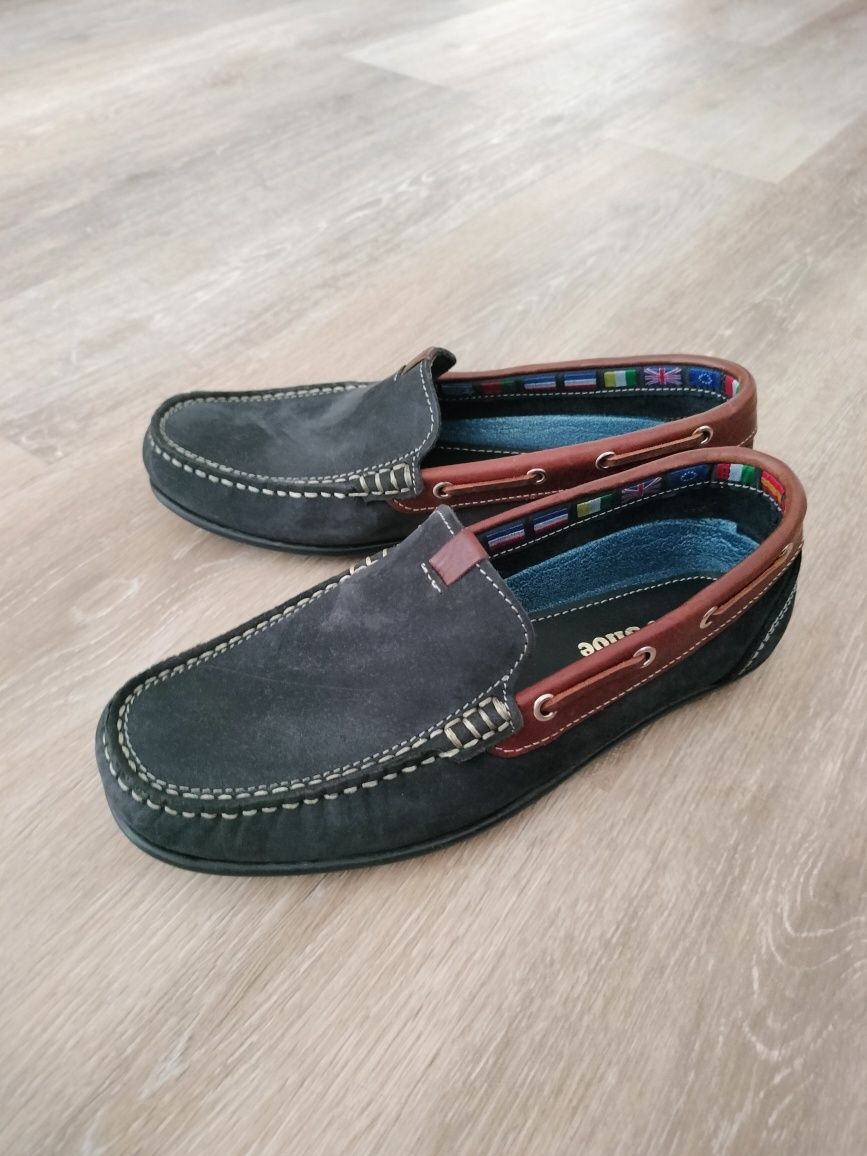 Sapatos de Vela Novos
