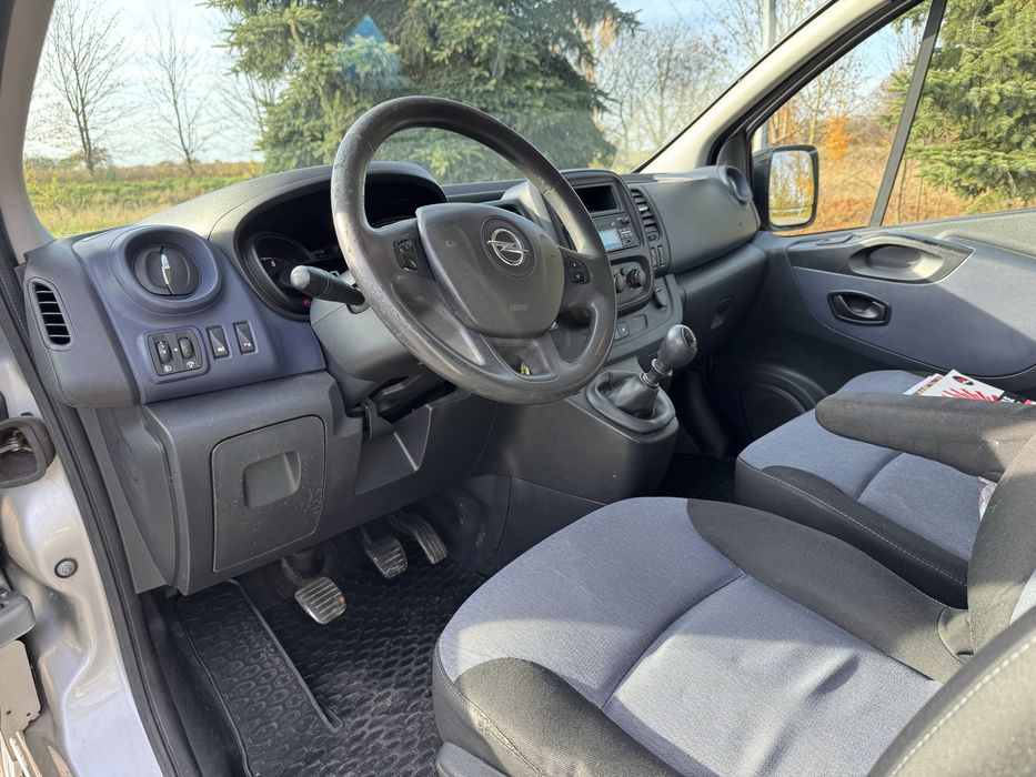 Opel Vivaro Long 1.6 DCI * 9- cio osob * 2 x drzwi przesuwne * Klima *