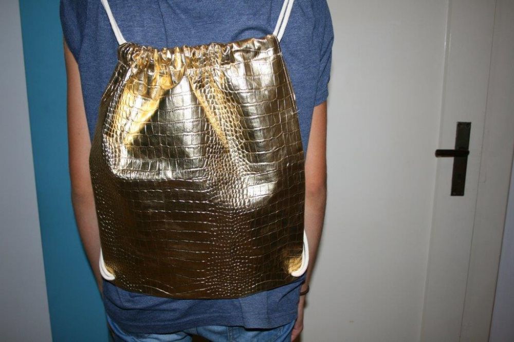 Super modny plecak miejski worek złoty z eko-skóry "krokodyl" sznurki
